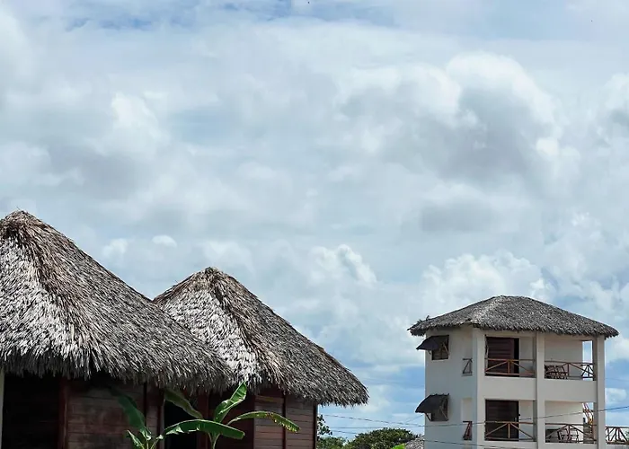 Pacas Suites Casa & Chales